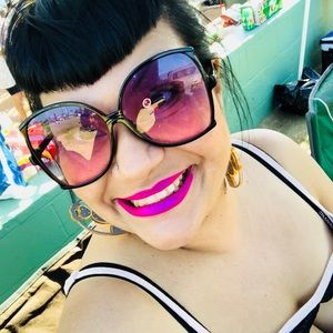 Meet your Posher, Anita